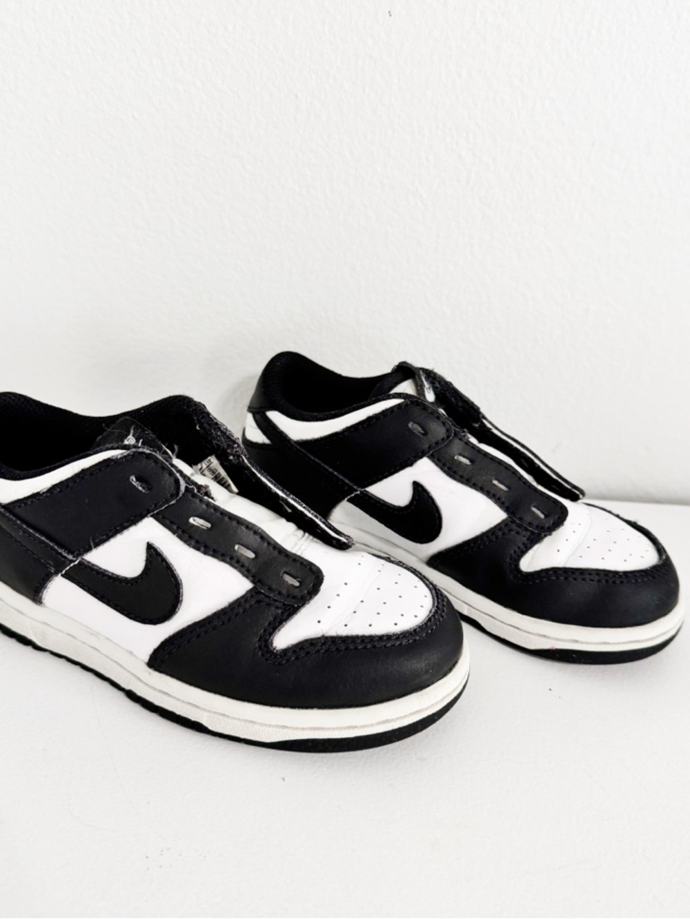 Kids panda dunks Athletic Sneakers size 10C